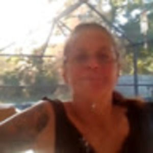 Meet your Posher, Tee